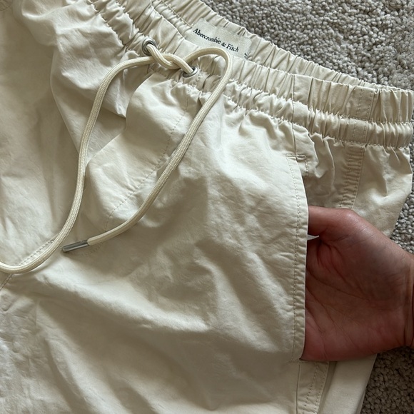 A&F NWOT cinched adjustable hem joggers - Picture 6 of 6